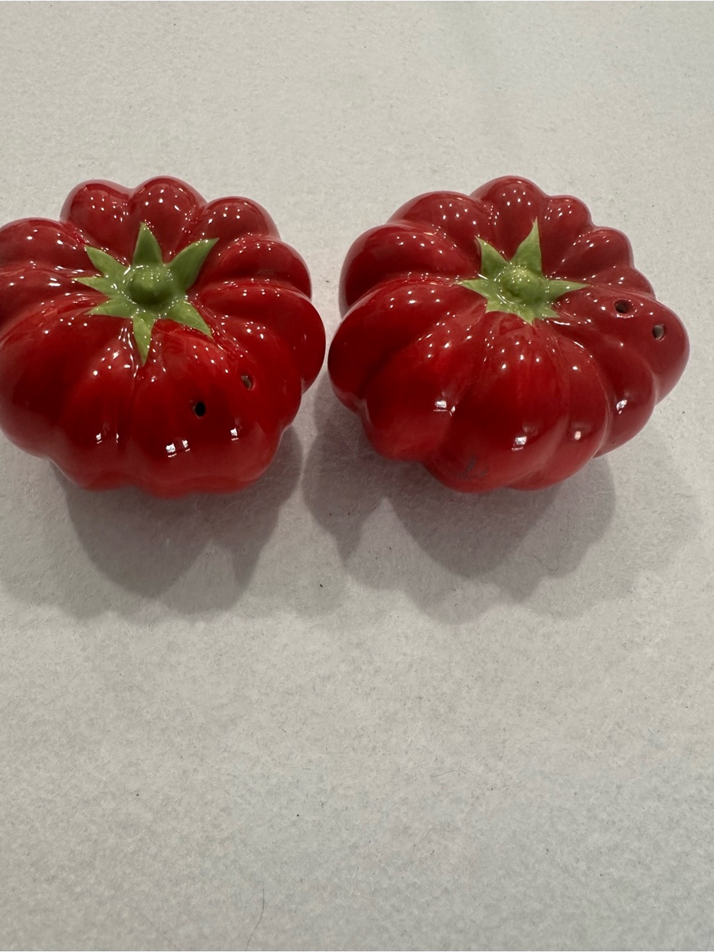 Tomato-Shaped Ceramic Salt & Pepper Shakers - Red & Green
